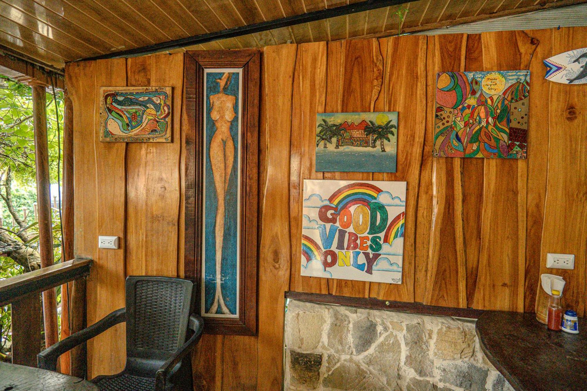 Costa Linda Art Hostel Manuel Antonio Bagian luar foto