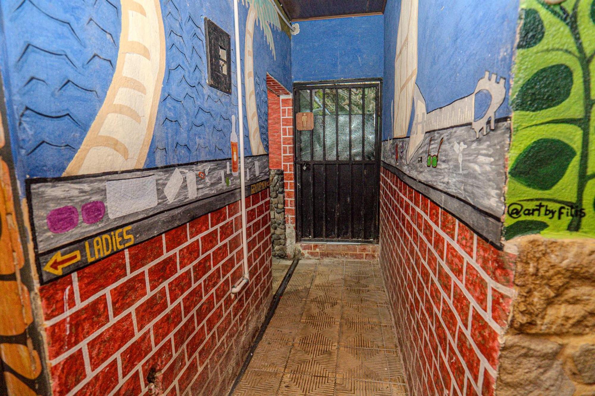 Costa Linda Art Hostel Manuel Antonio Bagian luar foto