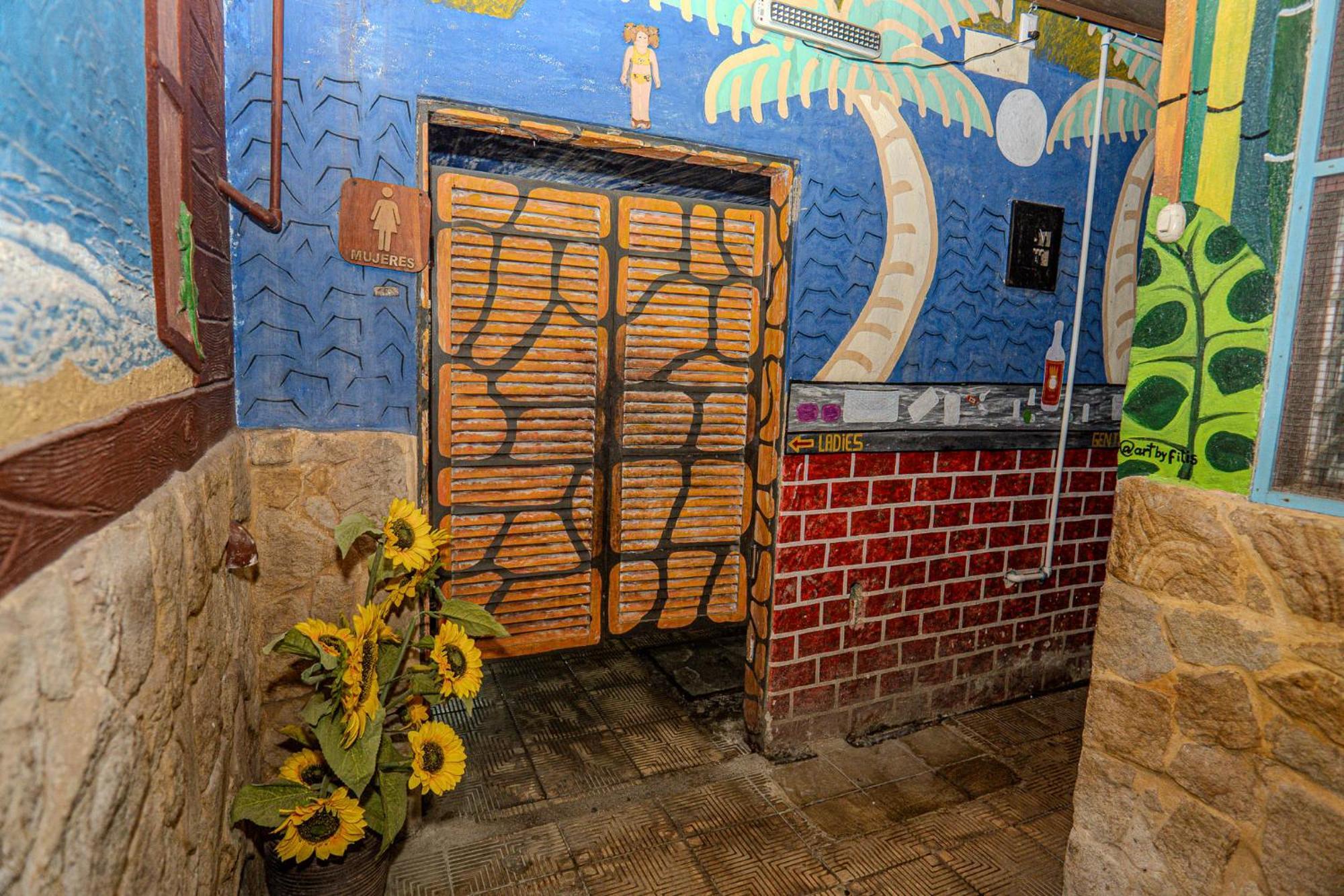 Costa Linda Art Hostel Manuel Antonio Bagian luar foto