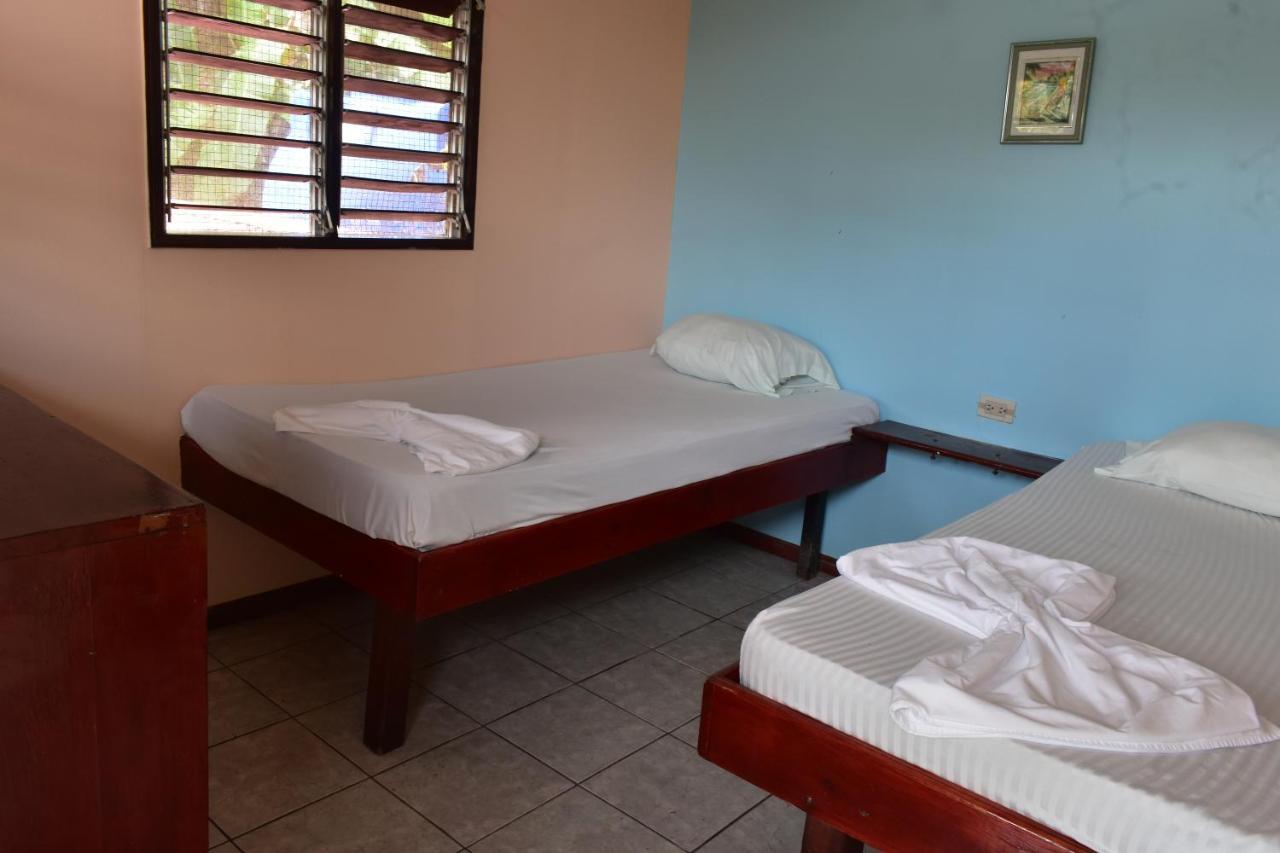 Costa Linda Art Hostel Manuel Antonio Bagian luar foto