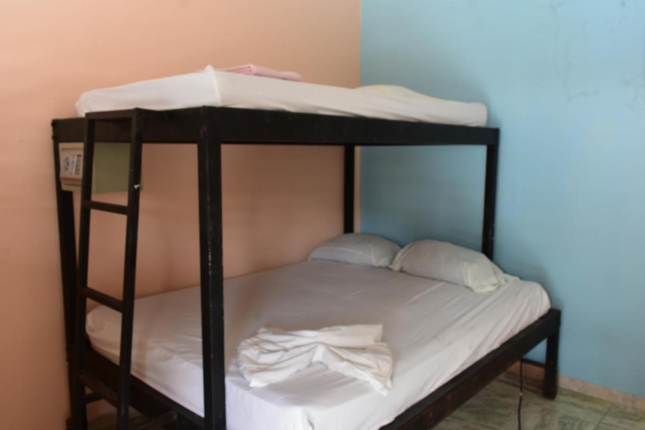 Costa Linda Art Hostel Manuel Antonio Bagian luar foto